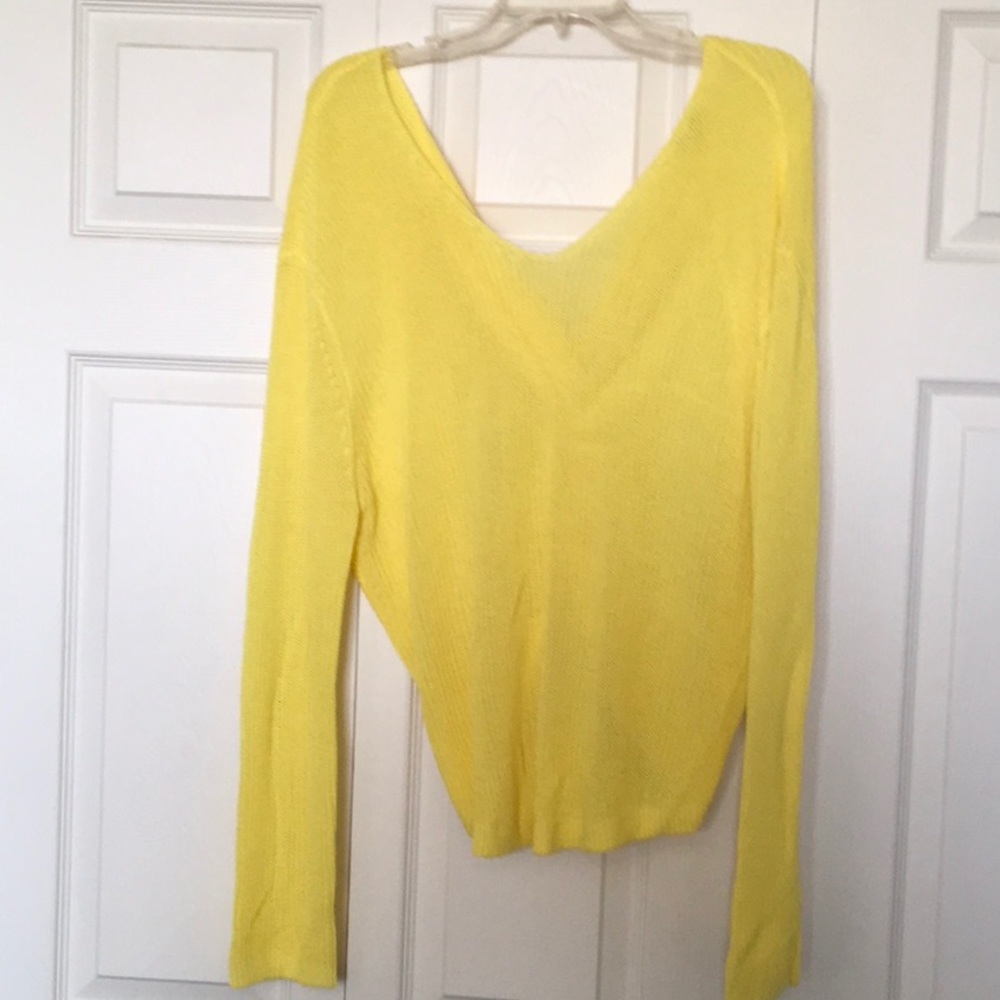 Pullover sweater